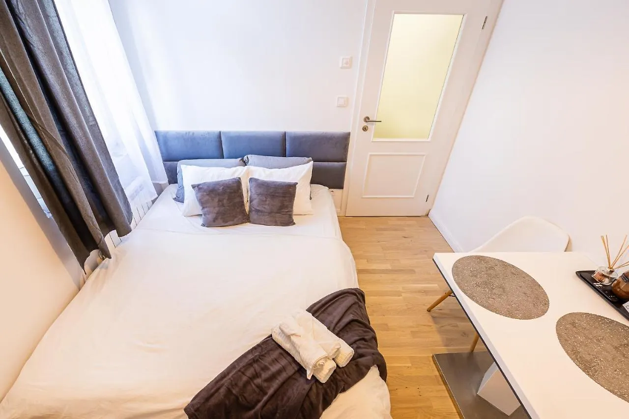 Cozy Apartment In City Center Prag